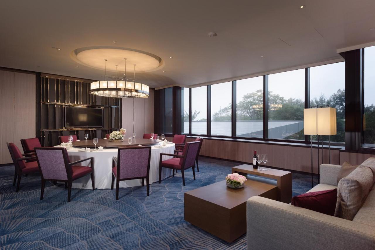 Crowne Plaza Tainan By Ihg Otel Dış mekan fotoğraf The Club at The Landmark, Hong Kong