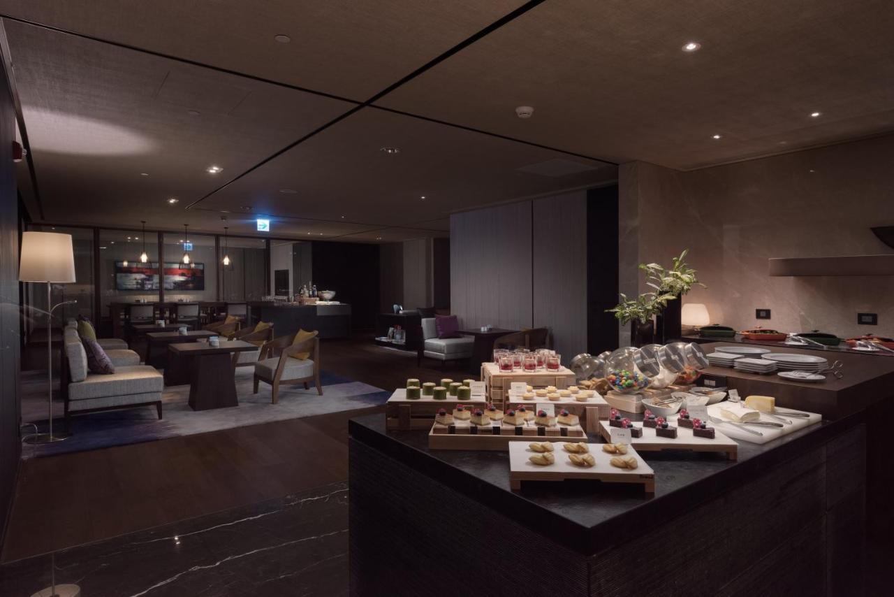 Crowne Plaza Tainan By Ihg Otel Dış mekan fotoğraf The lounge at the airport