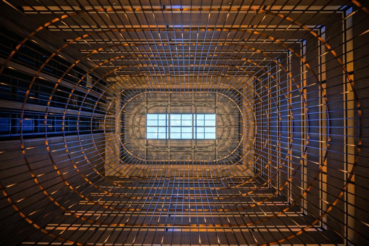 Crowne Plaza Tainan By Ihg Otel Dış mekan fotoğraf The ceiling of the main atrium