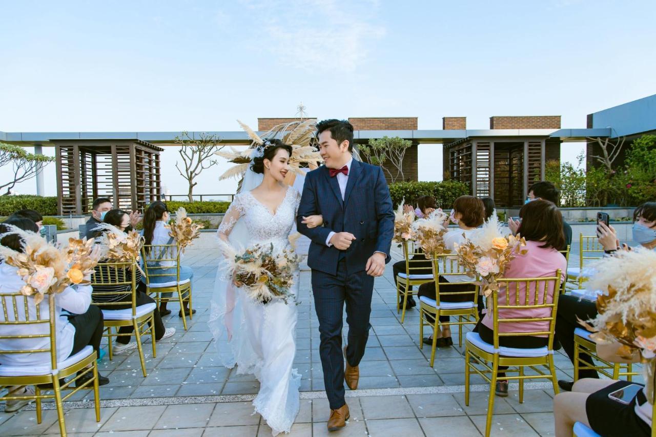 Crowne Plaza Tainan By Ihg Otel Dış mekan fotoğraf A wedding in Vietnam