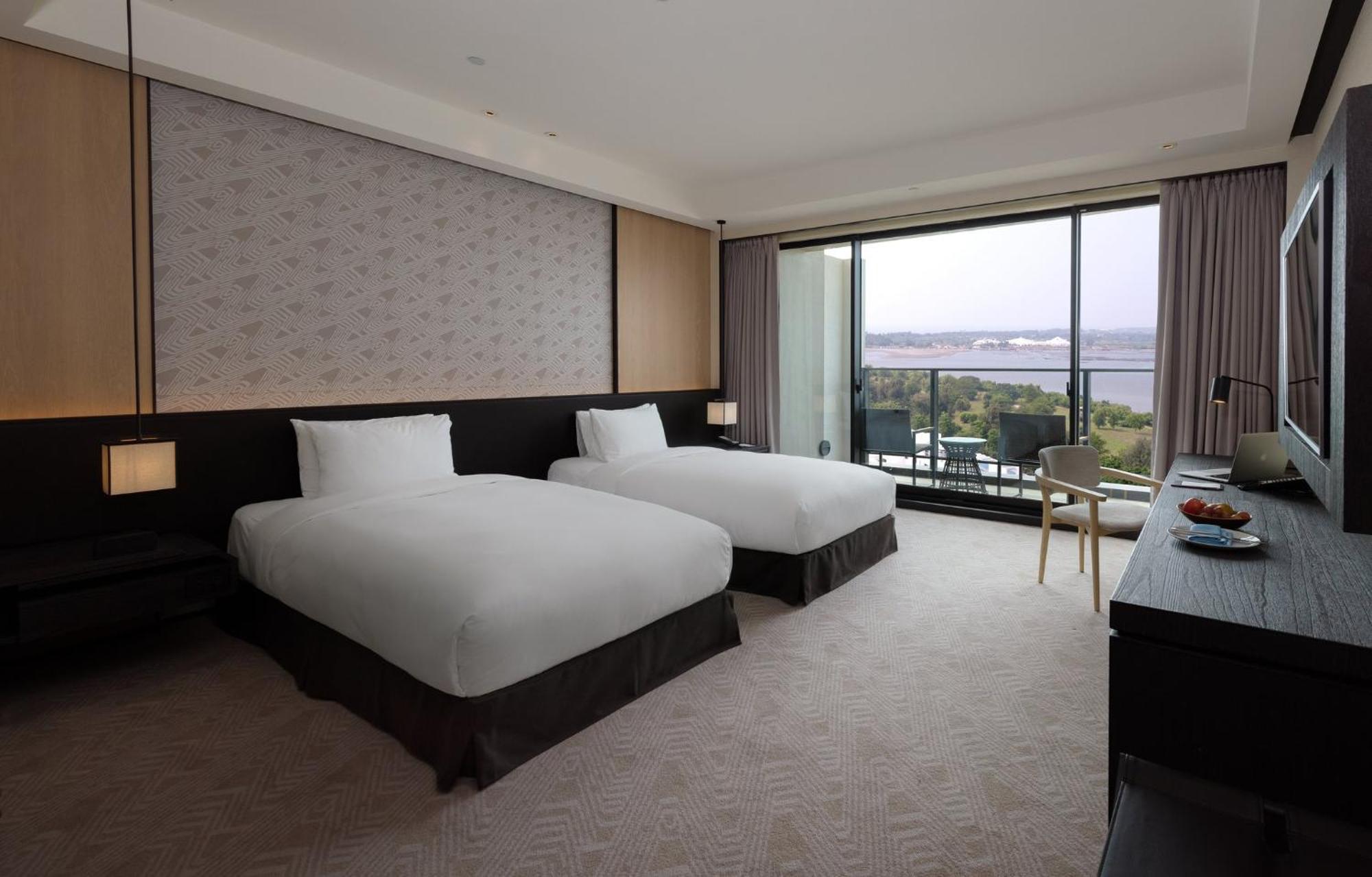 Crowne Plaza Tainan By Ihg Otel Dış mekan fotoğraf Deluxe Room