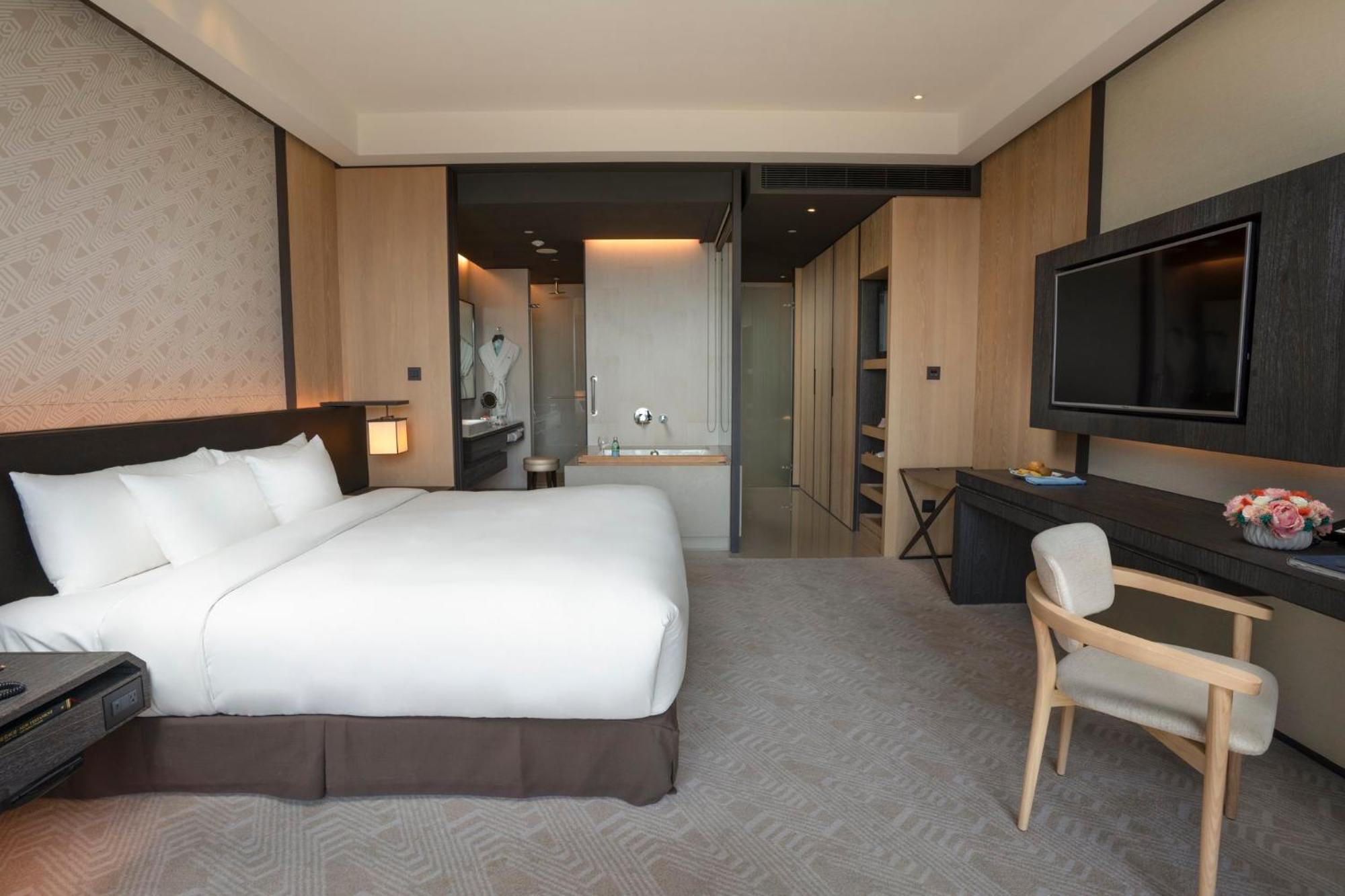 Crowne Plaza Tainan By Ihg Otel Dış mekan fotoğraf Deluxe Room