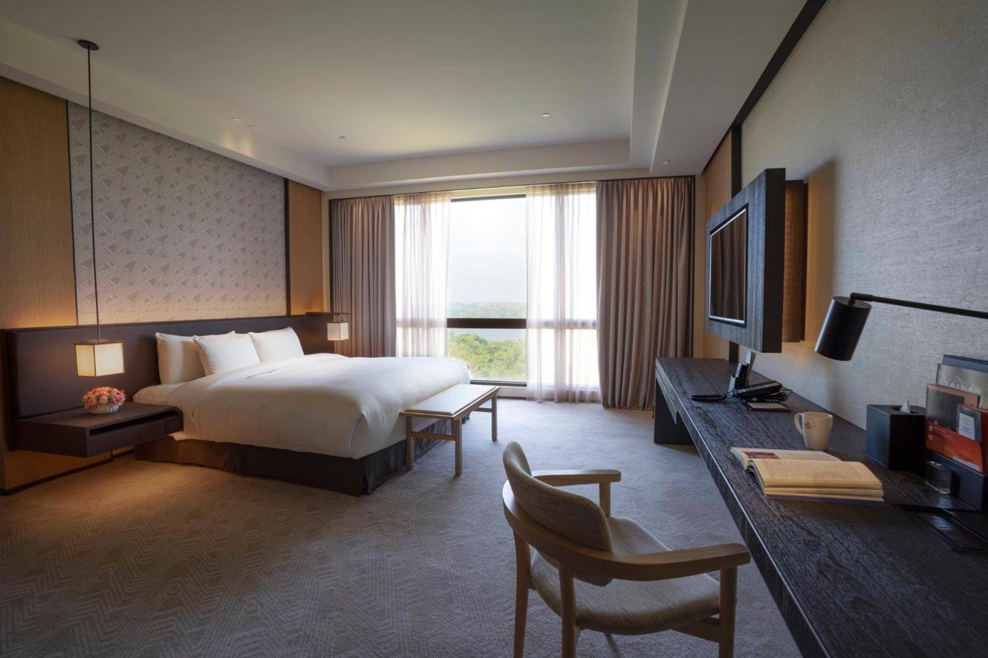 Crowne Plaza Tainan By Ihg Otel Dış mekan fotoğraf Deluxe Room