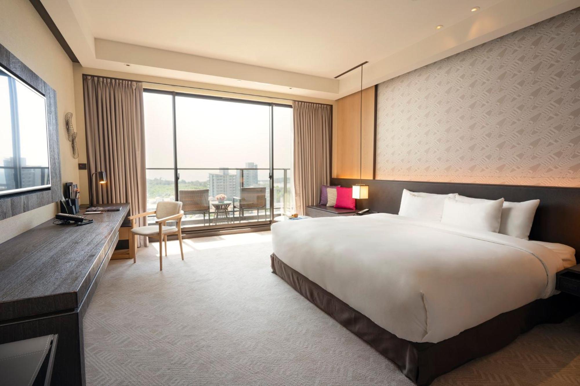 Crowne Plaza Tainan By Ihg Otel Dış mekan fotoğraf Deluxe Room