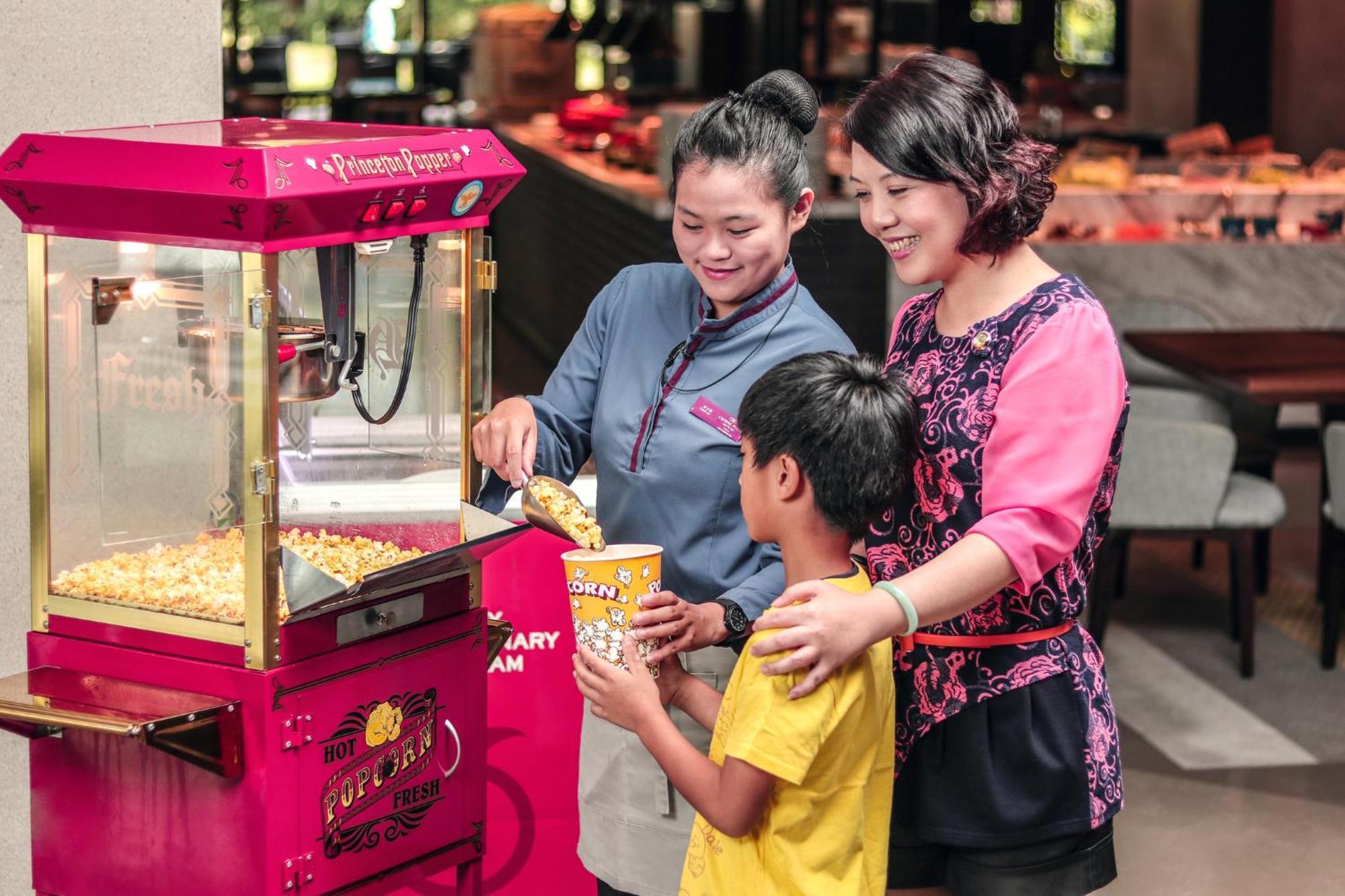 Crowne Plaza Tainan By Ihg Otel Dış mekan fotoğraf A popcorn machine