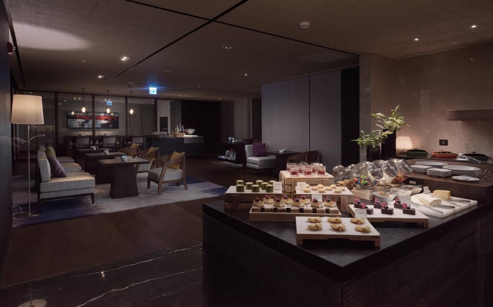 Crowne Plaza Tainan By Ihg Otel Dış mekan fotoğraf The lounge at the airport